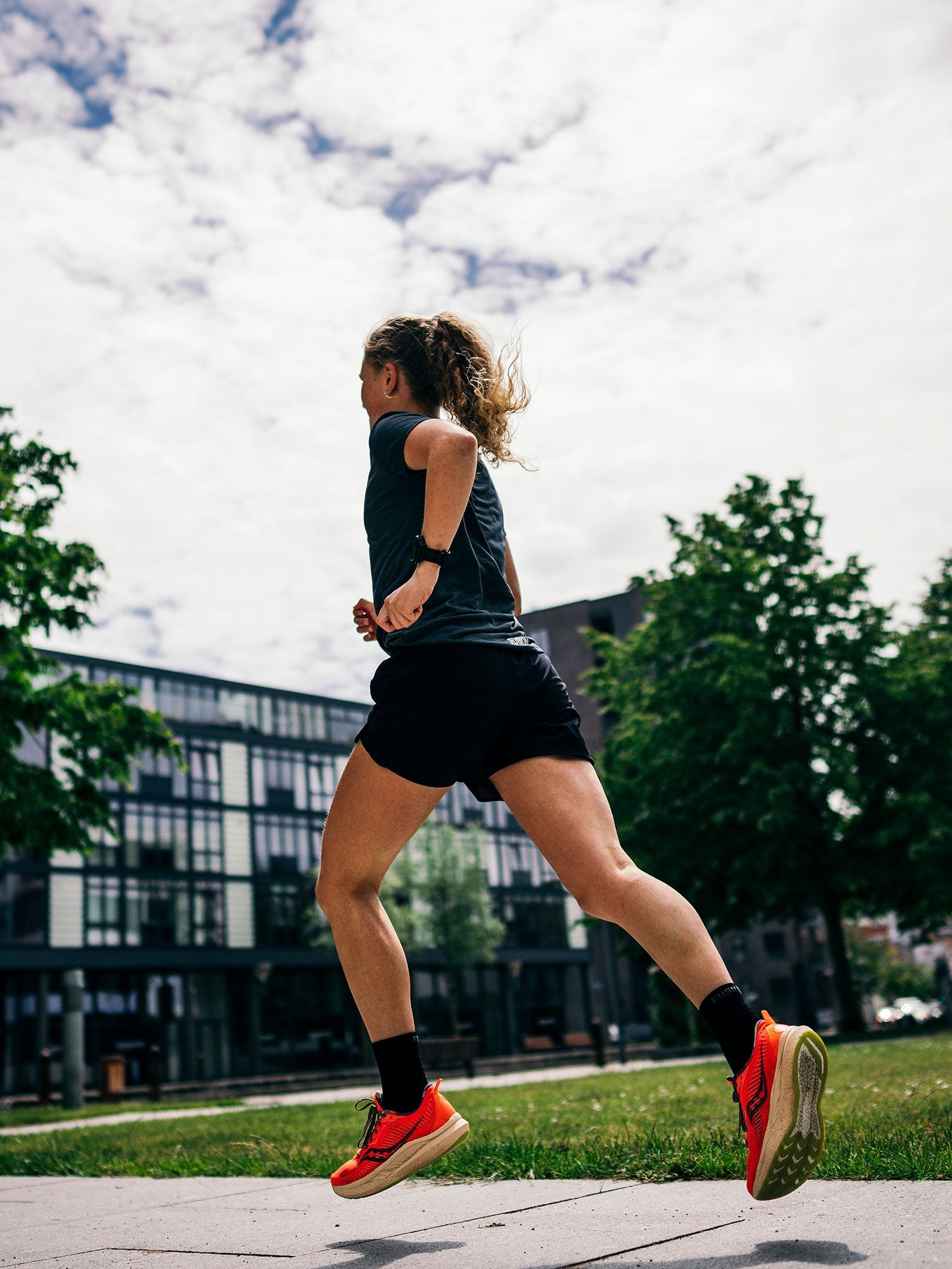 Womens SLi Run Shorts